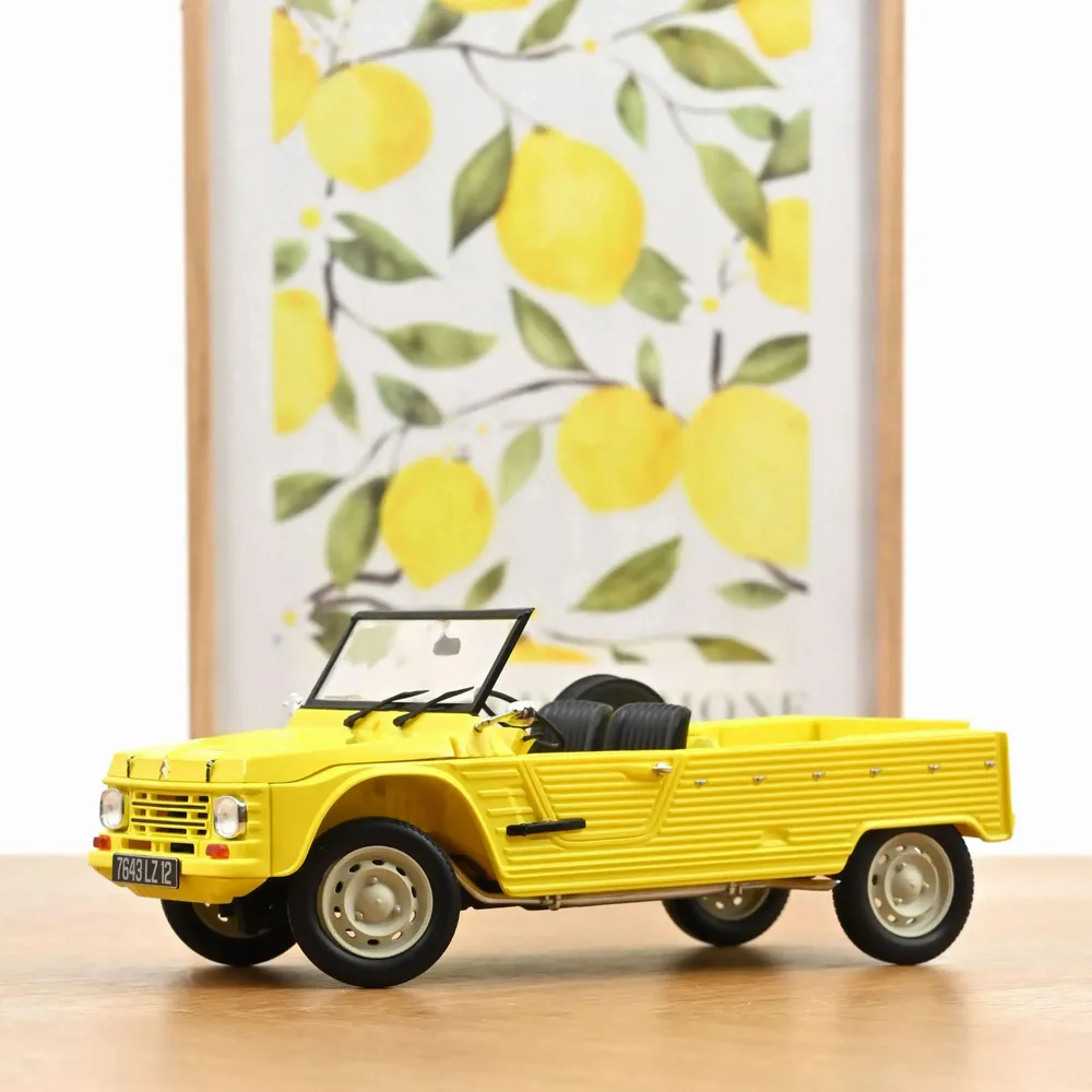 Cadeaux - Citroën Méhari 1983 Jaune Atacama - Voiture miniature 1/18 - NOREV