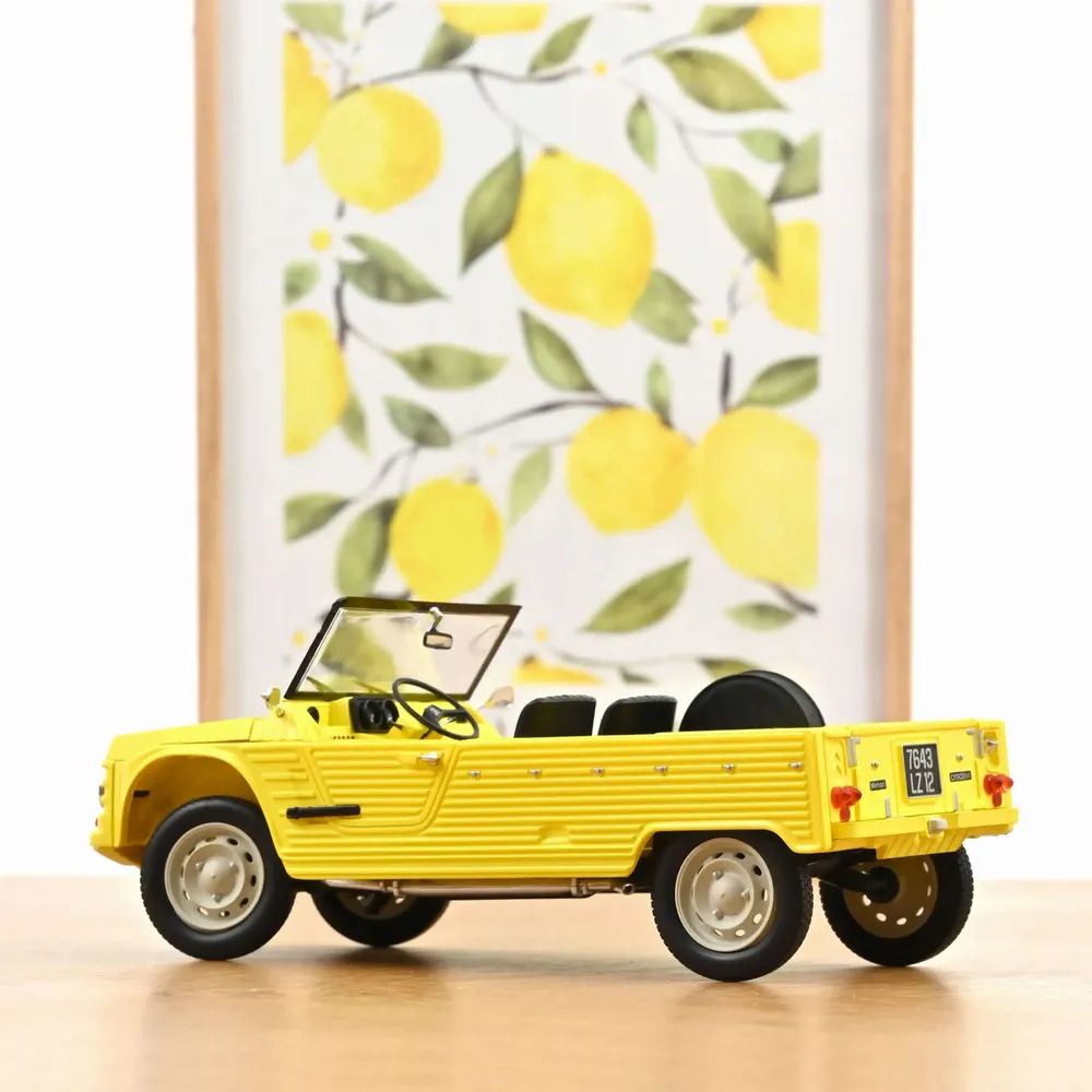 Cadeaux - Citroën Méhari 1983 Jaune Atacama - Voiture miniature 1/18 - NOREV