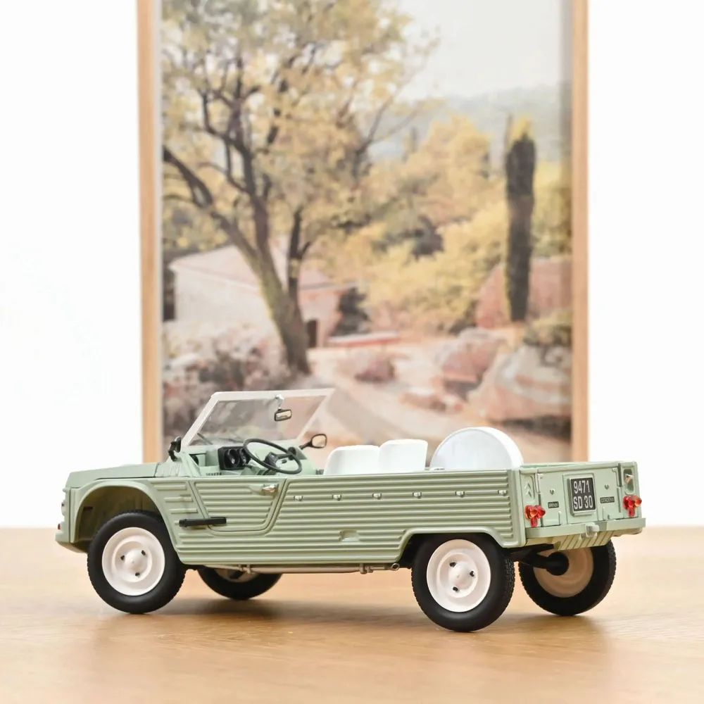 Cadeaux - Citroën Méhari 1983 Kaki - Voiture miniature 1/18 - 300pcs - NOREV