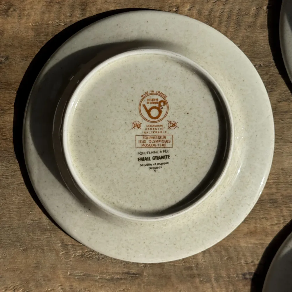 Assiettes au quotidien - Lot de 9 petites assiettes à dessert en porcelaine de Sologne - OFFICE OBJETS