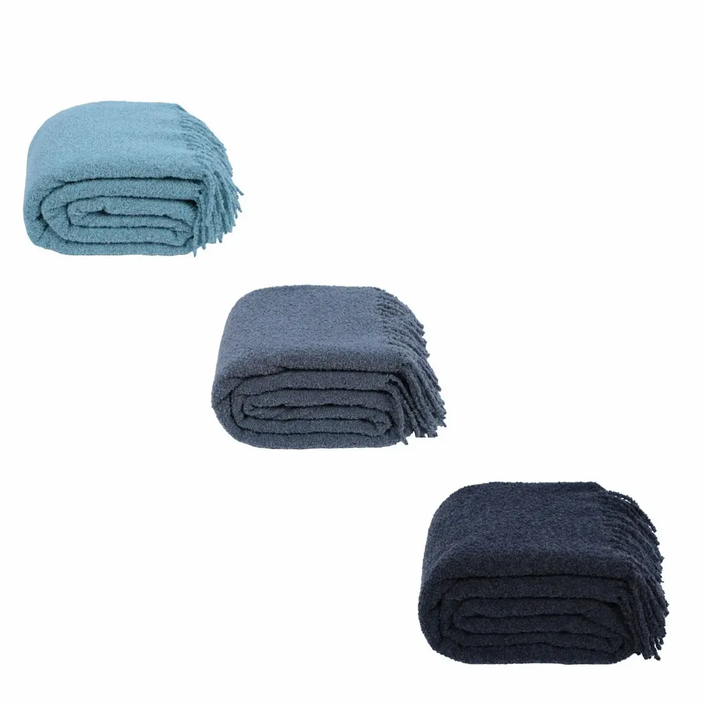 Throw blankets - Bouclé Throw Lounge - LANAVITTA