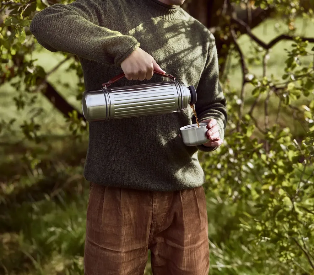 Coffee and tea - BLACK+BLUM Vacuum Flask| Stainless Steel Thermos with 2 Cups |1L|1.4L - BLACK+BLUM EUROPE