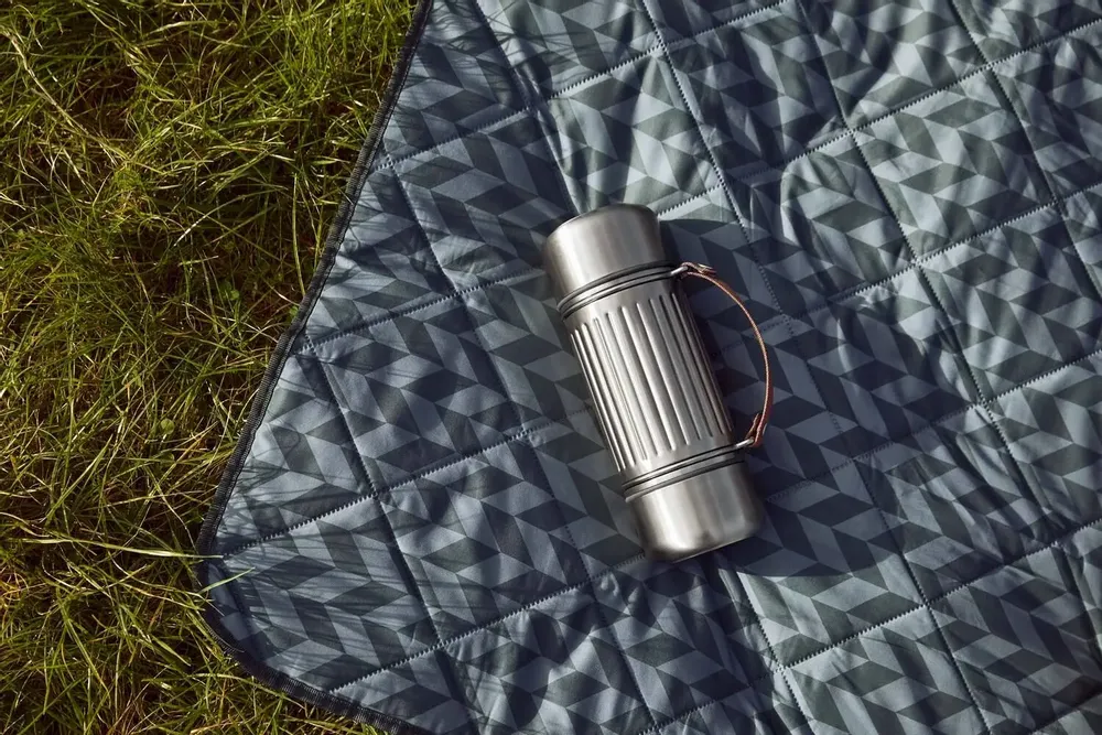 Coffee and tea - BLACK+BLUM Vacuum Flask| Stainless Steel Thermos with 2 Cups |1L|1.4L - BLACK+BLUM EUROPE