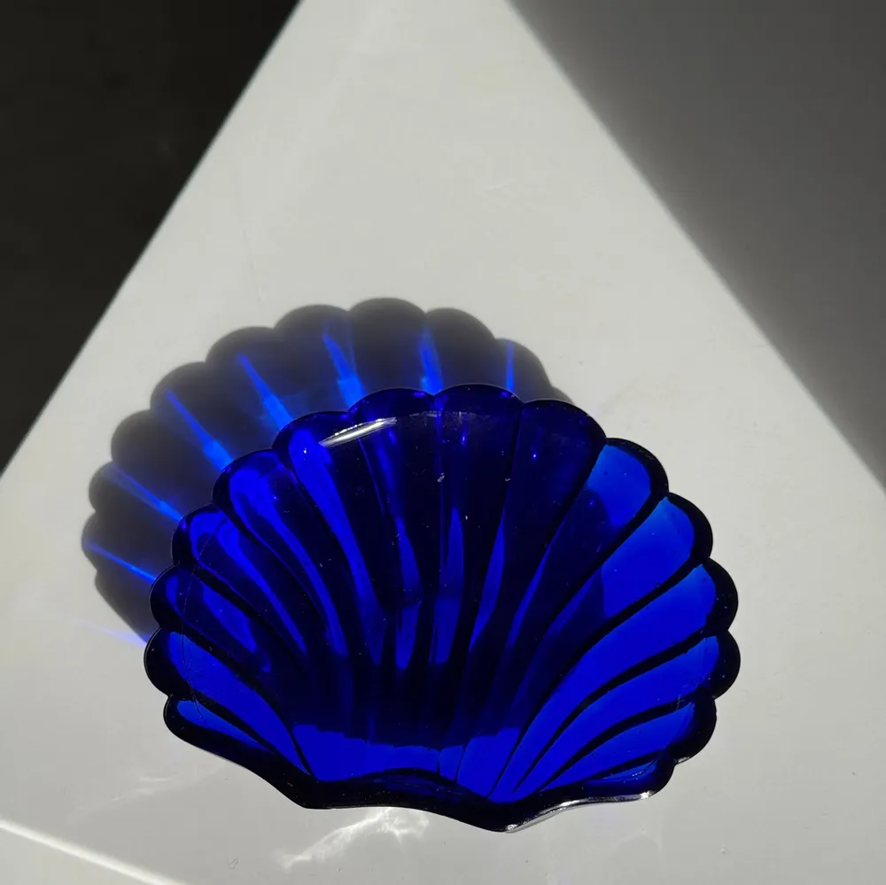 Decorative objects - D10" blue glass shell cup - OFFICE OBJETS
