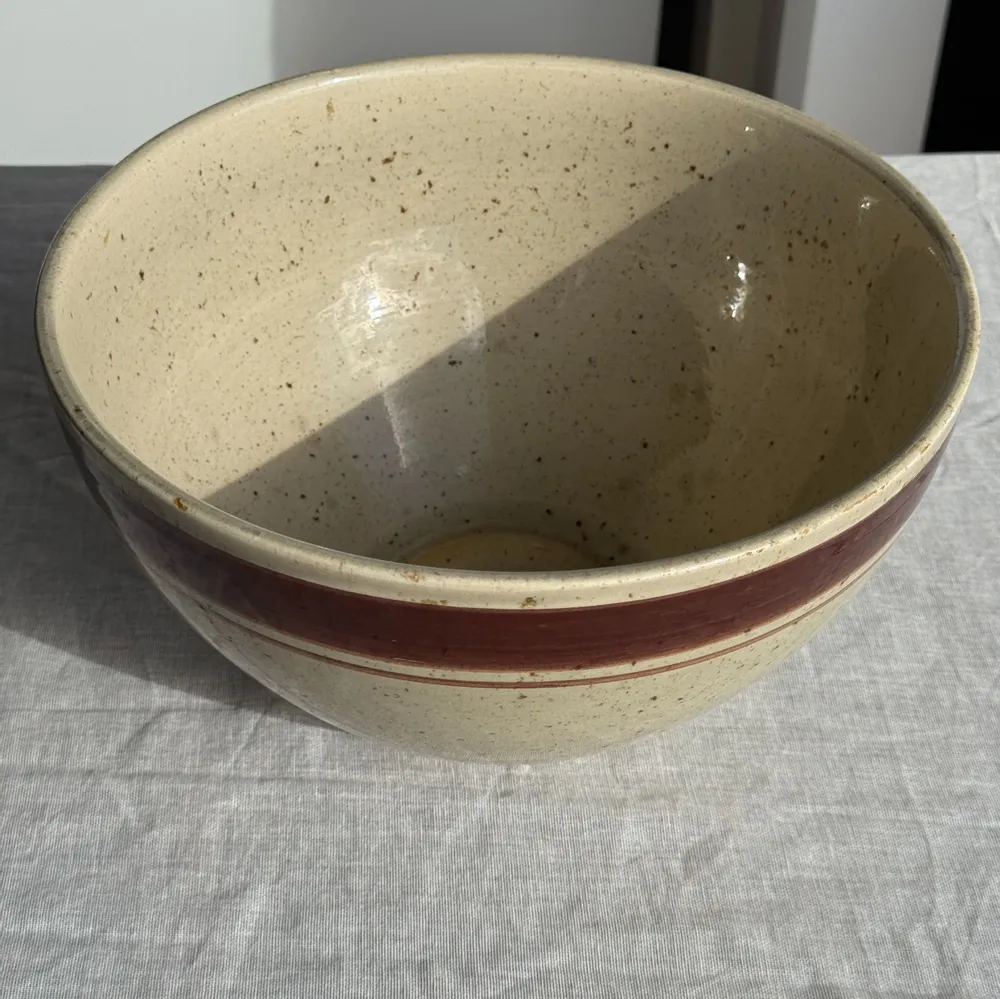 Platter and bowls - Large salad bowl in speckled beige with ochre frieze H14 D25 - OFFICE OBJETS