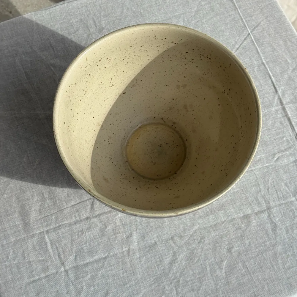 Platter and bowls - Large salad bowl in speckled beige with ochre frieze H14 D25 - OFFICE OBJETS