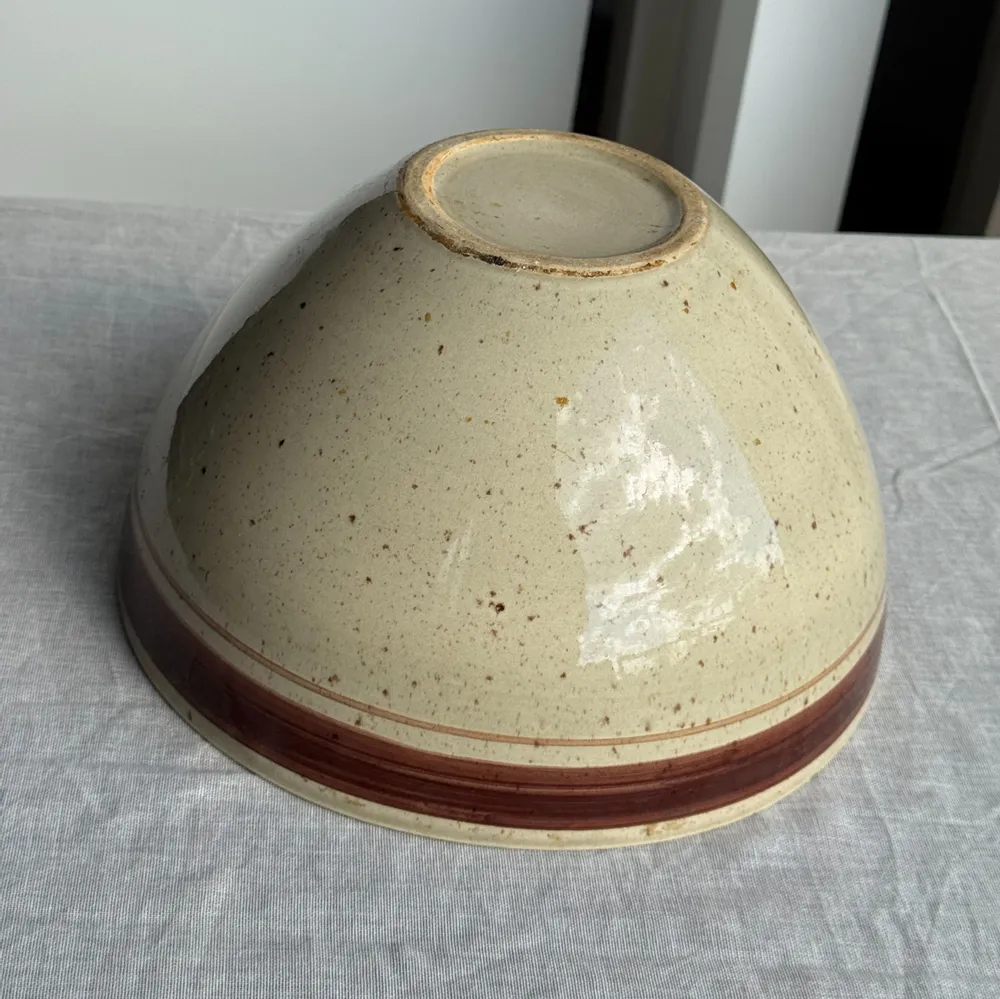 Platter and bowls - Large salad bowl in speckled beige with ochre frieze H14 D25 - OFFICE OBJETS