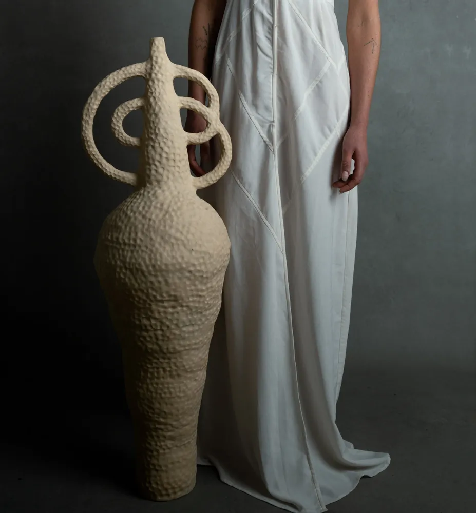 Design objects - White Moon Amphora - KARLIEN VAN ROOYEN