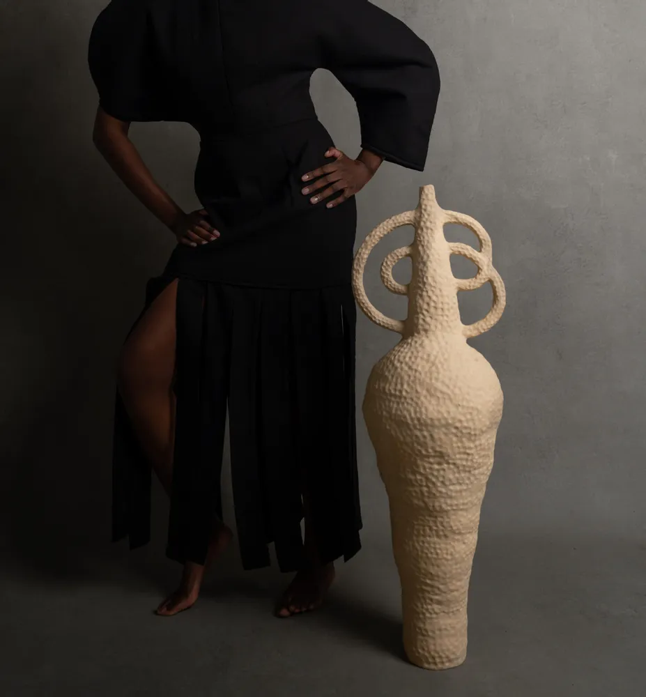 Design objects - White Moon Amphora - KARLIEN VAN ROOYEN