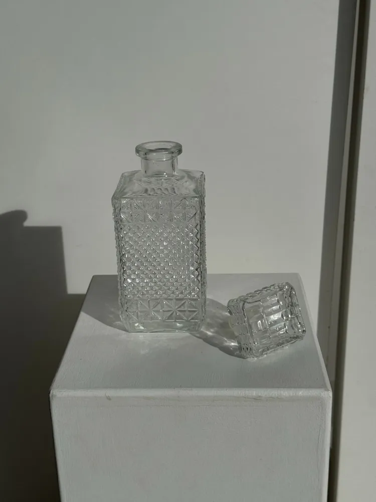 Carafes - H23 L9 vintage diamond-tipped glass whiskey carafe - OFFICE OBJETS