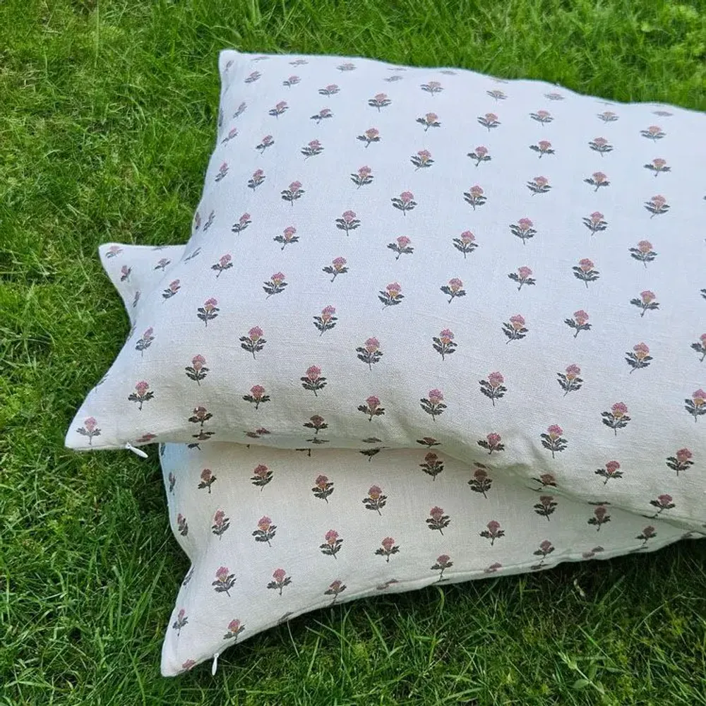 Comforters and pillows - 100% Linen Pillowcase - Beige small flowers print on heavy linen - NORRAVILLA