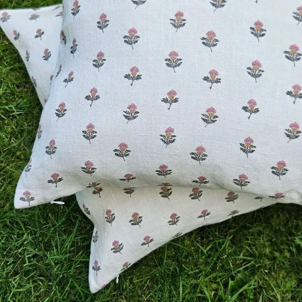 Comforters and pillows - 100% Linen Pillowcase - Beige small flowers print on heavy linen - NORRAVILLA