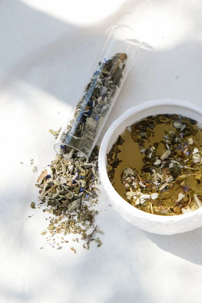 Coffee and tea - LES INSTANTS Herbal Teas - Collection of teas for feminine well-being - SAS ENTRE DEUX HAIES