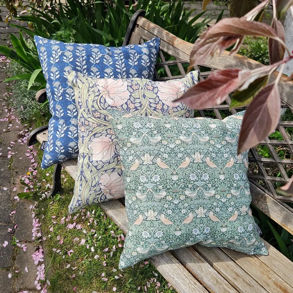 Coussins - Taie d'oreiller Hannes bleu indigo à imprimé bloc, 100 % lin - NORRAVILLA