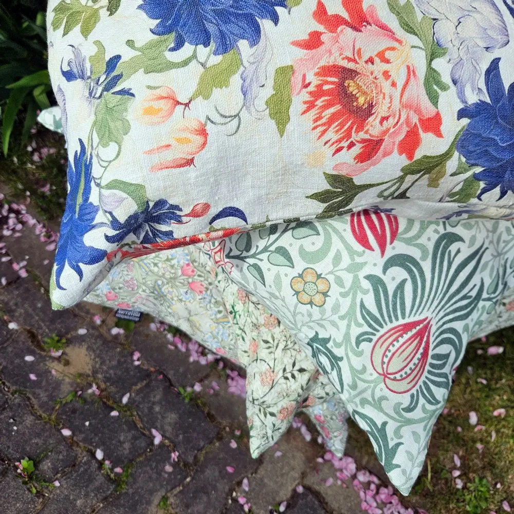 Comforters and pillows - 100% Linen Pillowcase - Floral print on heavy linen - NORRAVILLA
