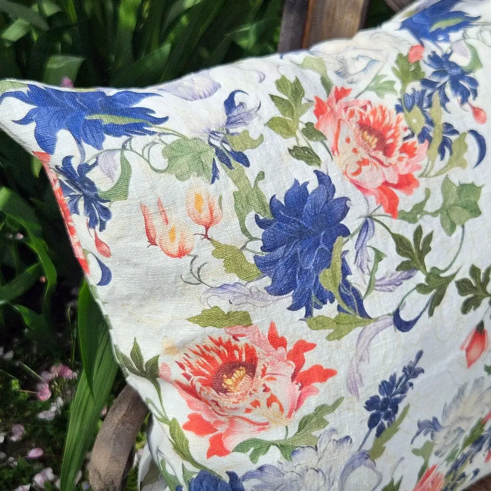 Comforters and pillows - 100% Linen Pillowcase - Floral print on heavy linen - NORRAVILLA