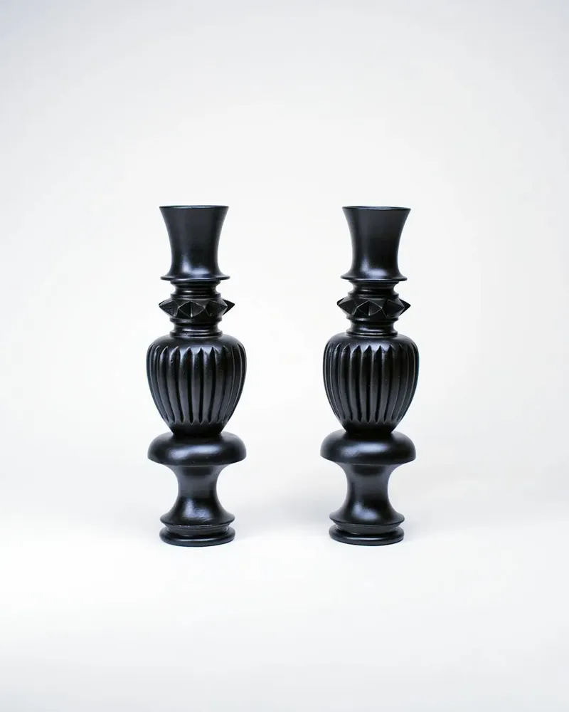 Candlesticks and candle holders - A pair of stained wood candle holders - ESMERY EBENISTERIE