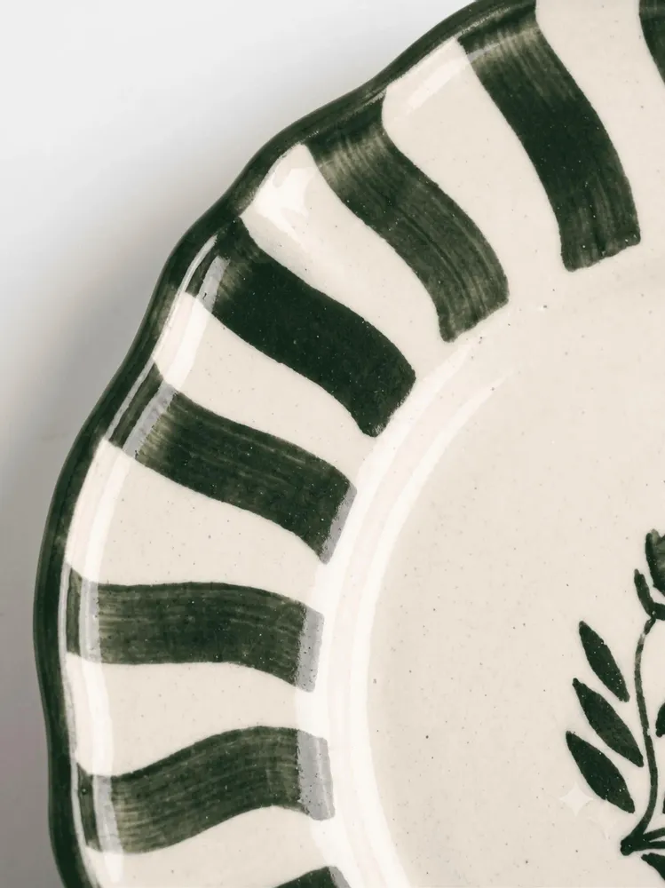 Everyday plates - Scalloped Floral Dinner Plate | Hand-crafted Ceramic |10.5 Inch - CASA AMAROSA