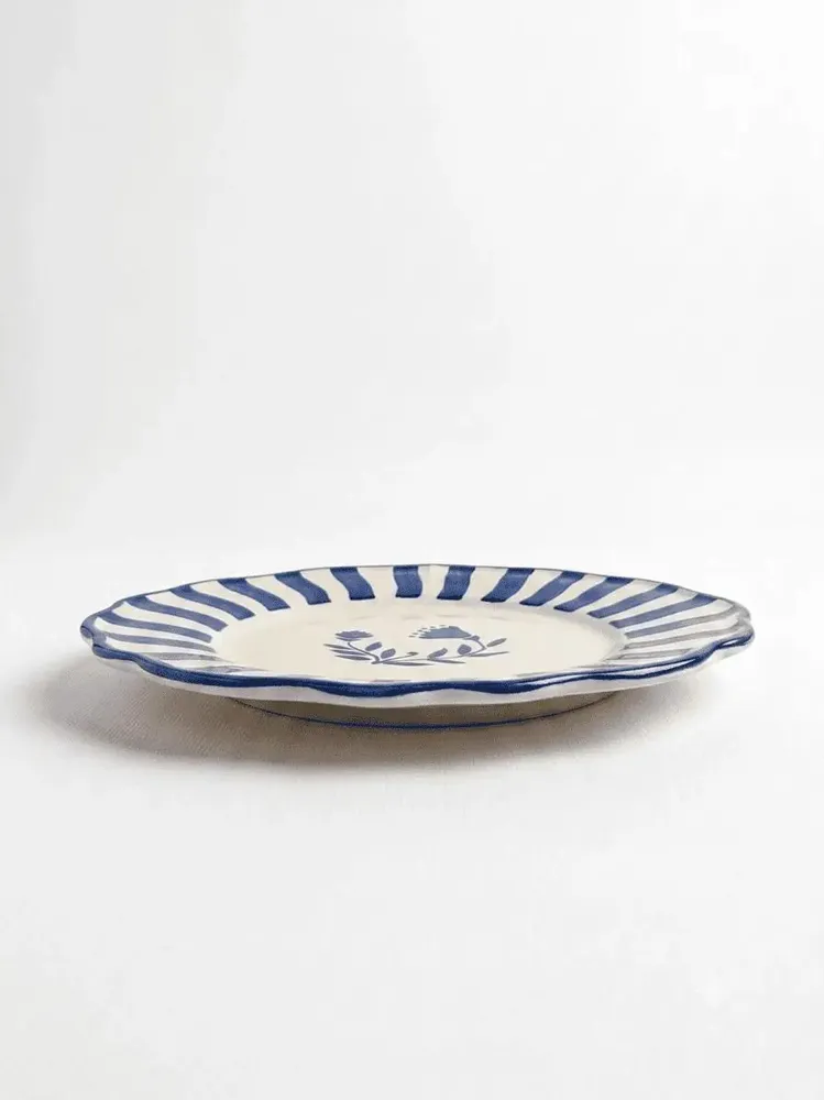 Everyday plates - Scalloped Floral Dinner Plate | Hand-crafted Ceramic |10.5 Inch - CASA AMAROSA