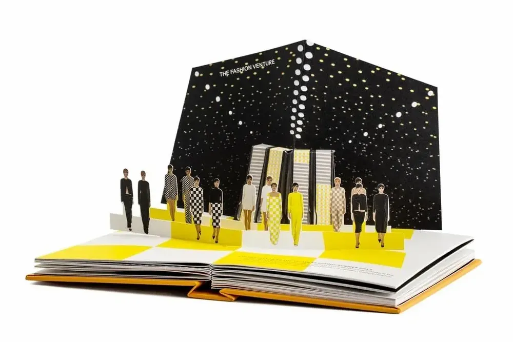 Decorative objects - Fashion Unfolded - Pop-Up Louis Vuitton - NEW MAGS
