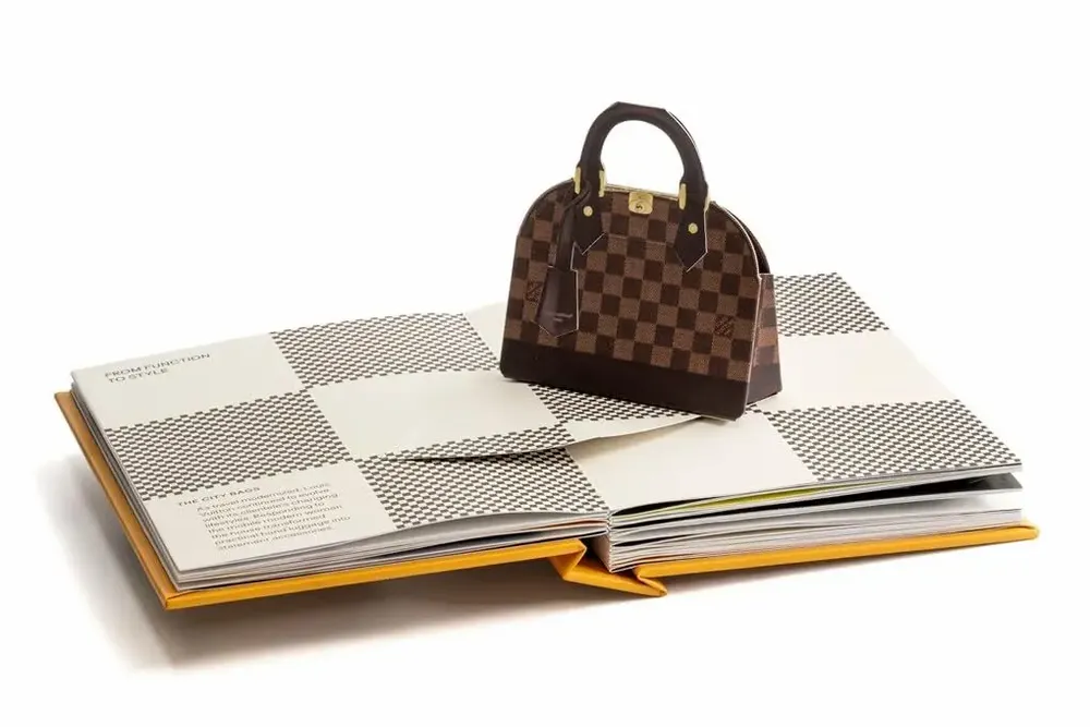 Decorative objects - Fashion Unfolded - Pop-Up Louis Vuitton - NEW MAGS