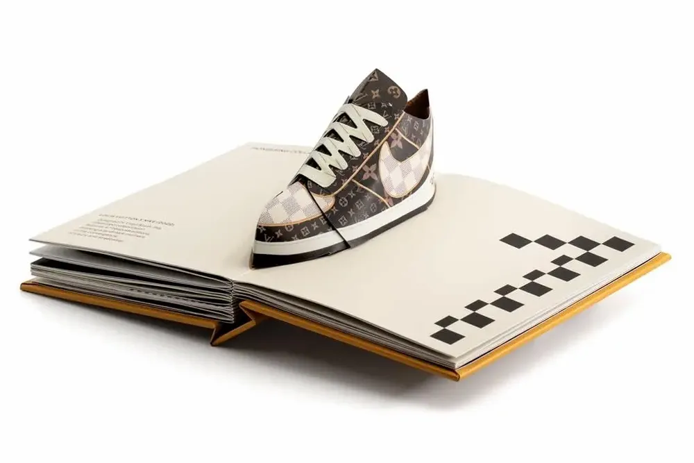 Decorative objects - Fashion Unfolded - Pop-Up Louis Vuitton - NEW MAGS