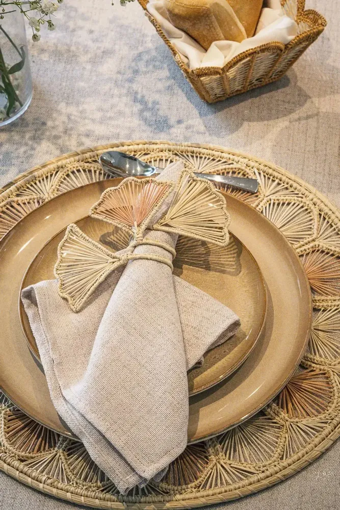 Formal plates - ÉVENTAIL - MAISON MACONDO