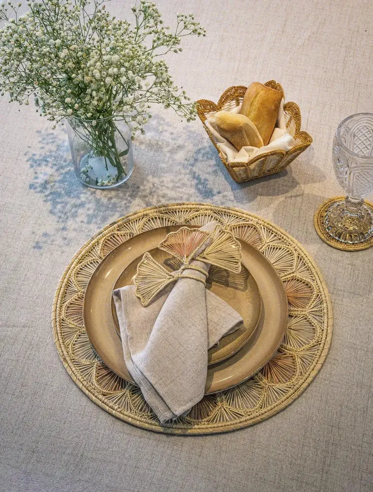 Formal plates - ÉVENTAIL - MAISON MACONDO