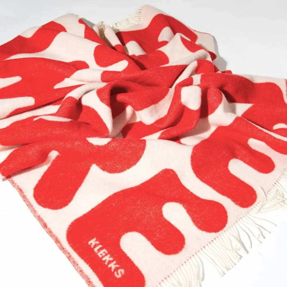 Throw blankets - Wool Throw Blanket in Red – KLEKKS NO. 11 (AMORE) - KLEKKS
