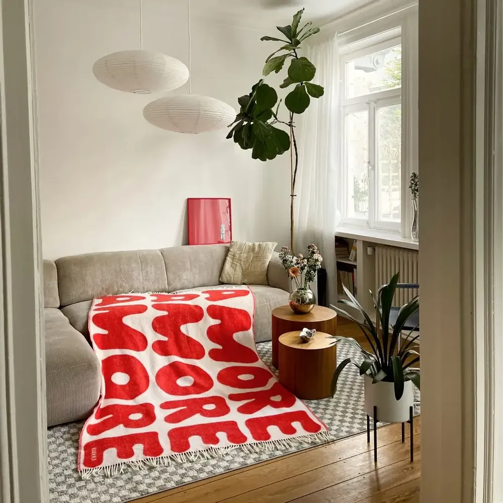 Throw blankets - Wool Throw Blanket in Red – KLEKKS NO. 11 (AMORE) - KLEKKS