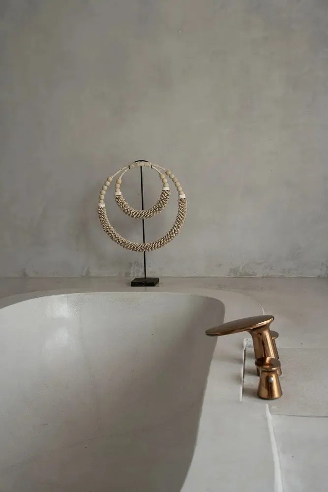 Sculptures, statuettes and miniatures - The Double Shell Necklace On Stand - Natural - BAZAR BIZAR LIVING