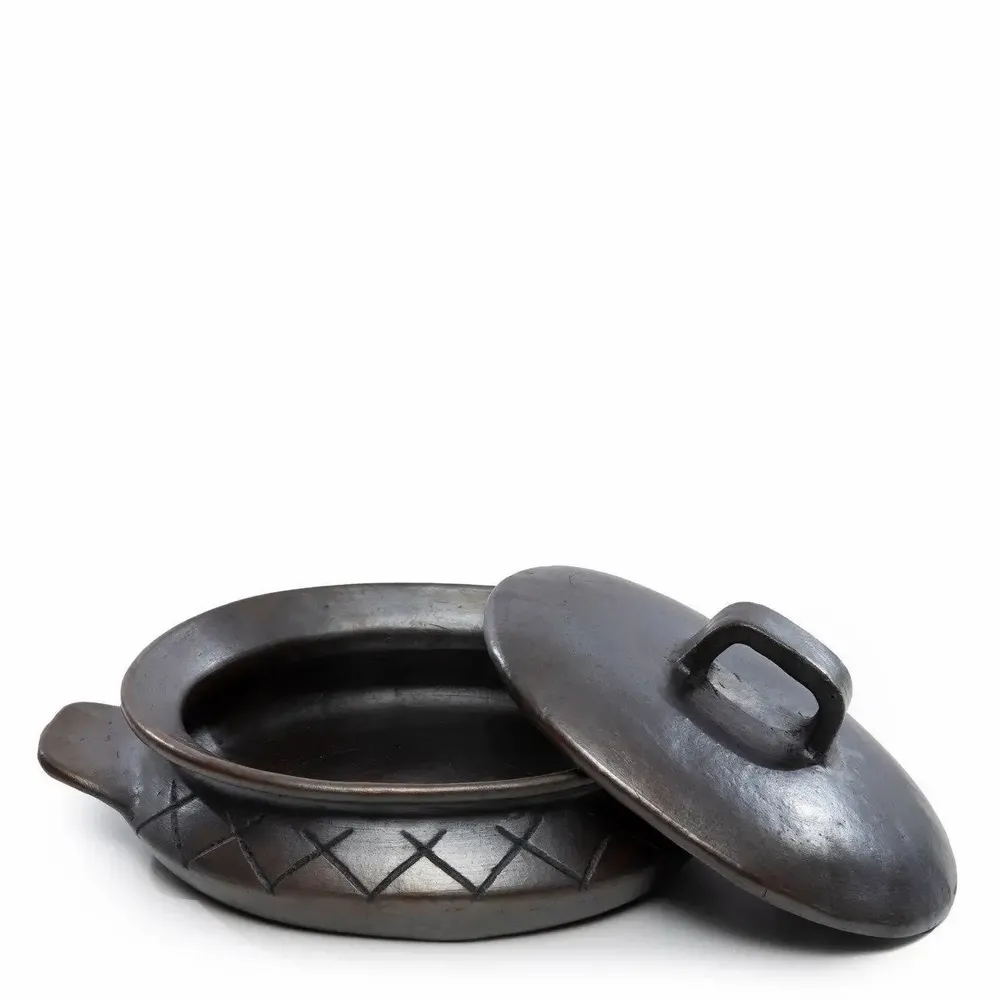 Platter and bowls - The Burned Oval Pot With Pattern and side handles - Black - BAZAR BIZAR LIVING