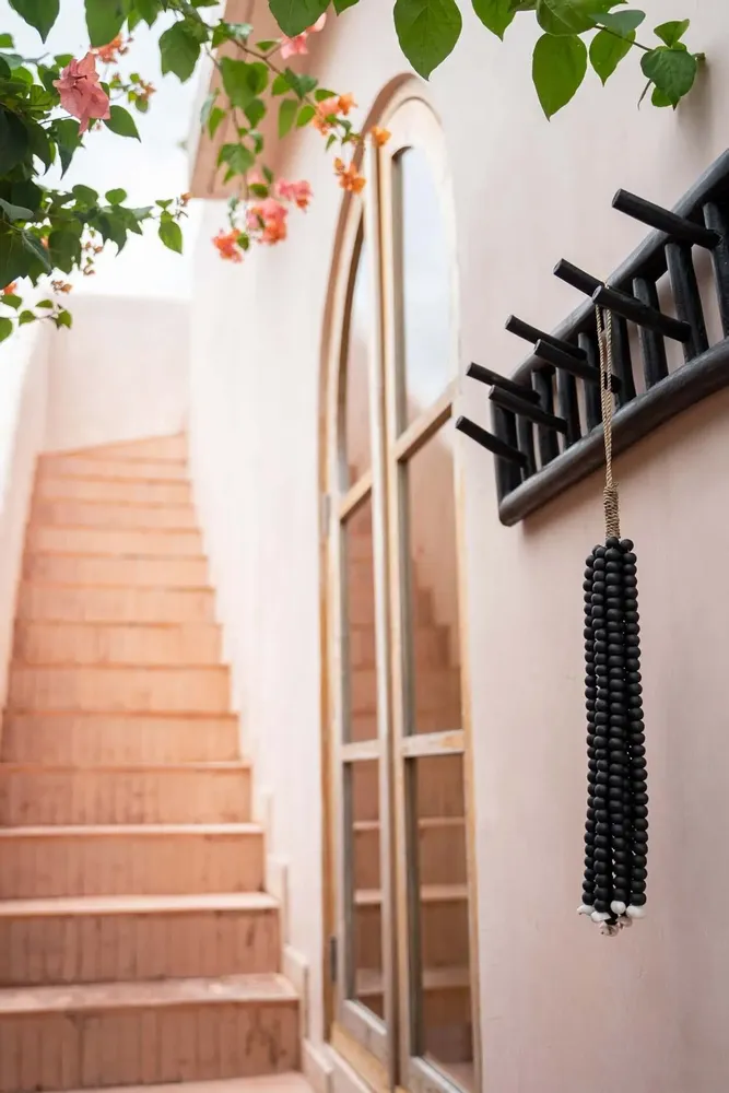 Wardrobe - The Island Cloth Hanger - Black - BAZAR BIZAR LIVING