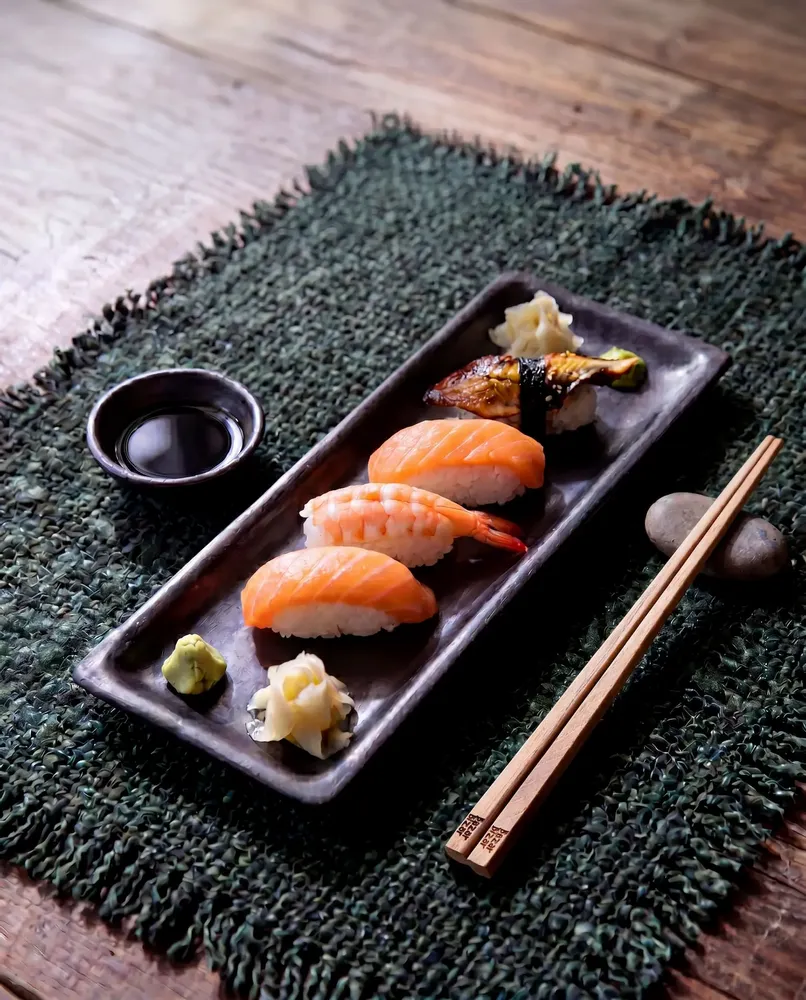 Platter and bowls - The Burned Sushi Plate - Black - L - BAZAR BIZAR LIVING