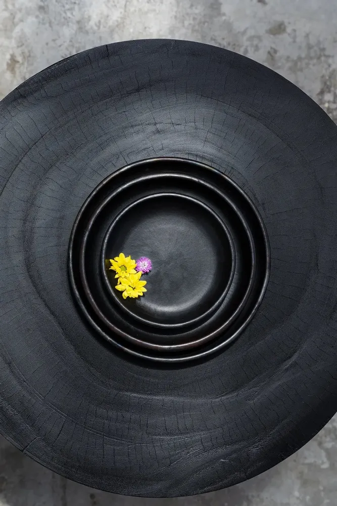 Platter and bowls - The Burned Classic Plate - Black - M - BAZAR BIZAR LIVING