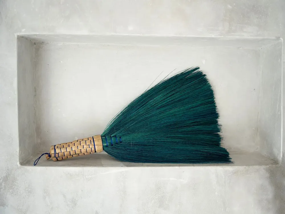 Objets de décoration - Sweeping Brush - Turquoise - BAZAR BIZAR LIVING