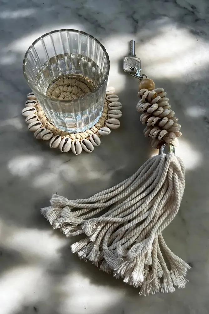 Placemats - The Raffia Shell Coaster - Natural - BAZAR BIZAR LIVING