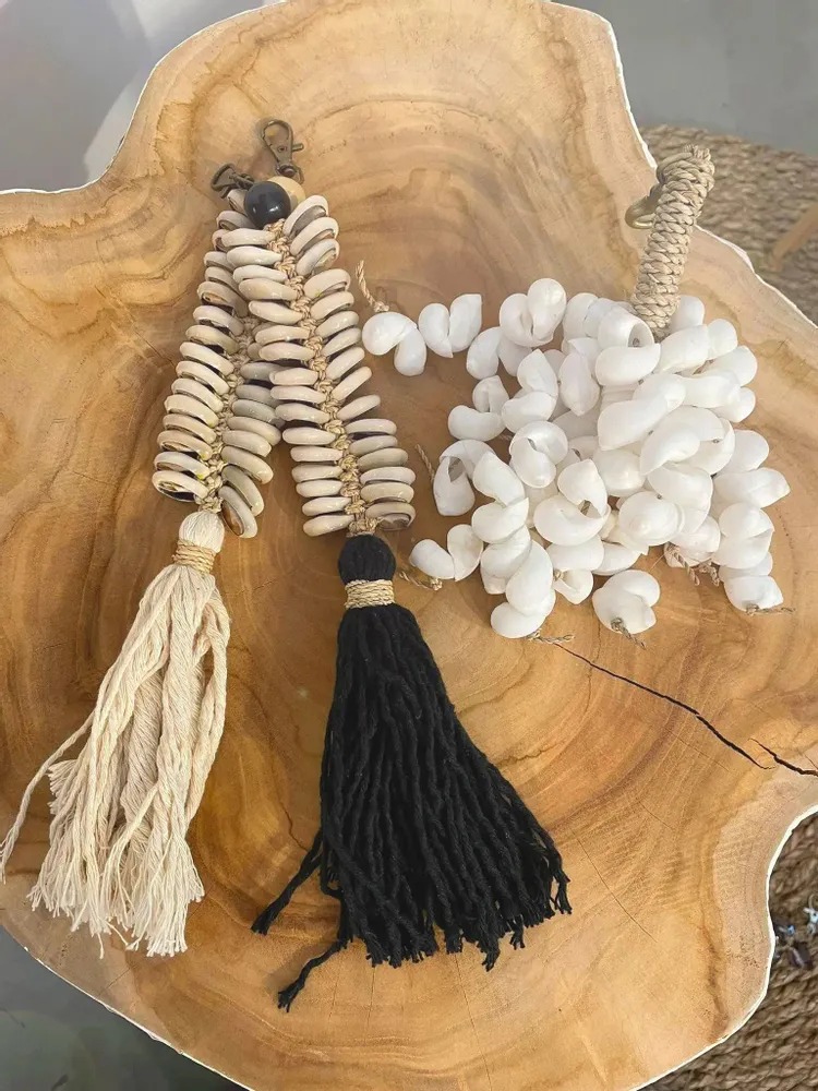 Decorative objects - The Macrame Fishbone Keychain - Black - BAZAR BIZAR LIVING