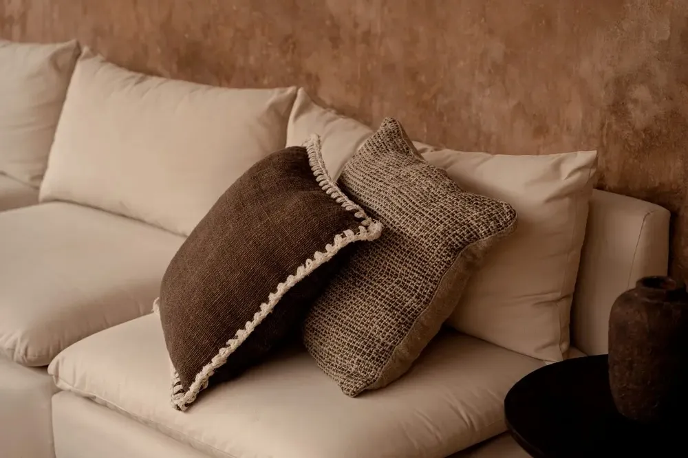 Coussins - La Housse de Coussin Linen Grain - Noir Naturel - BAZAR BIZAR LIVING