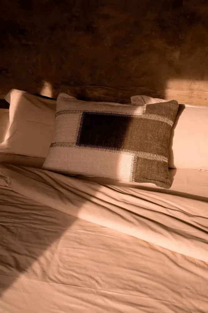 Coussins - La Housse de Coussin Cocoa Patchwork - Marron Naturel - BAZAR BIZAR LIVING