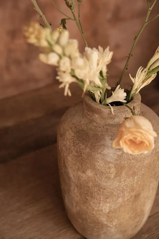 Vases - Le Vase Clay Echo - Crème - M - BAZAR BIZAR LIVING