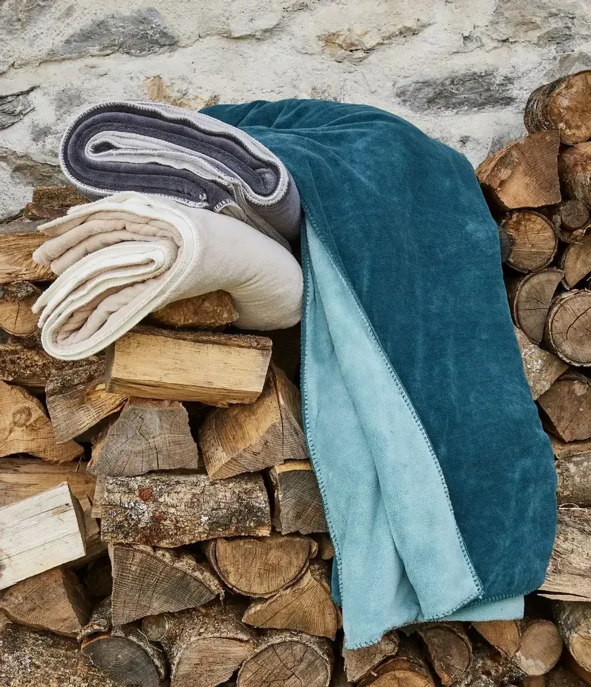 Plaids - Plaid polaire bicolore vert sauge/bleu céladon - SYLVIE THIRIEZ