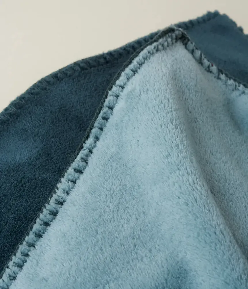 Plaids - Plaid polaire bicolore vert sauge/bleu céladon - SYLVIE THIRIEZ