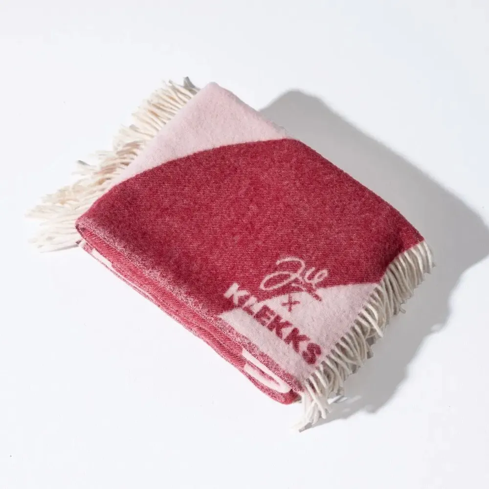 Plaids - Plaid en laine bordeaux et pêche - KLEKKS x Ju Schnee NO 29 - KLEKKS