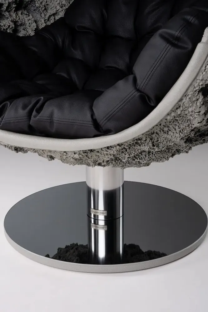 Chaises longues - ARMA · Fauteuil sculptural - MAARCORA