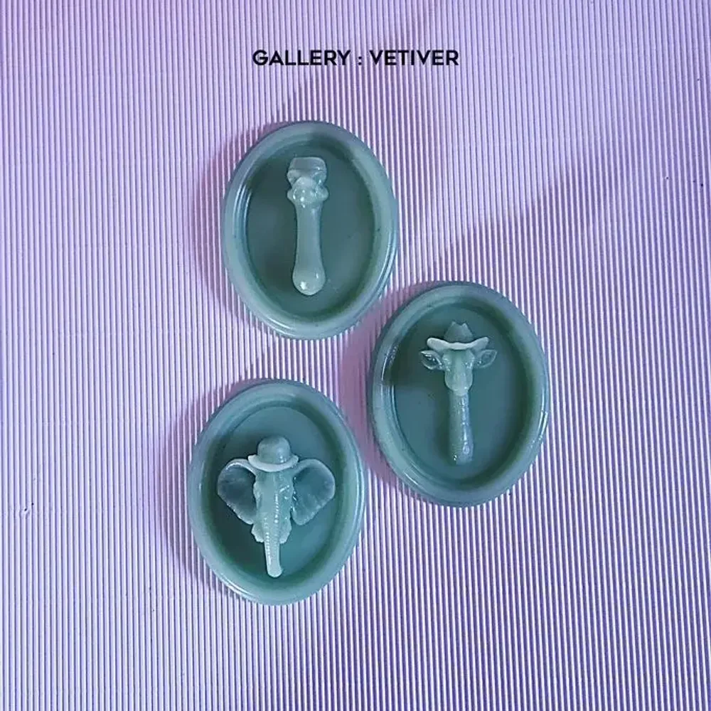 Gifts - Gallery Ostrich - scented wax medallion - PONPON CURIOSITAS