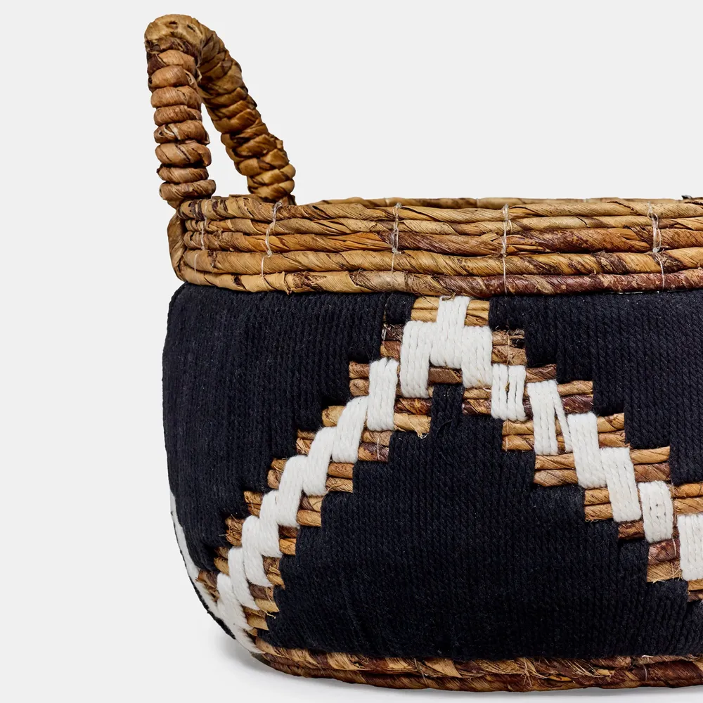 Decorative objects - Hidam basket made of natural banana fiber and macrame (medium) - DESIGN TRIP