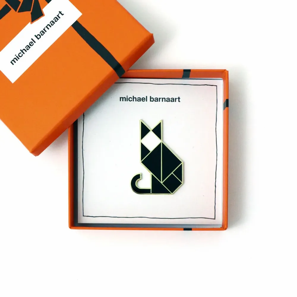 Brooches - Cat black brooch (numbered) - MICHAEL BARNAART