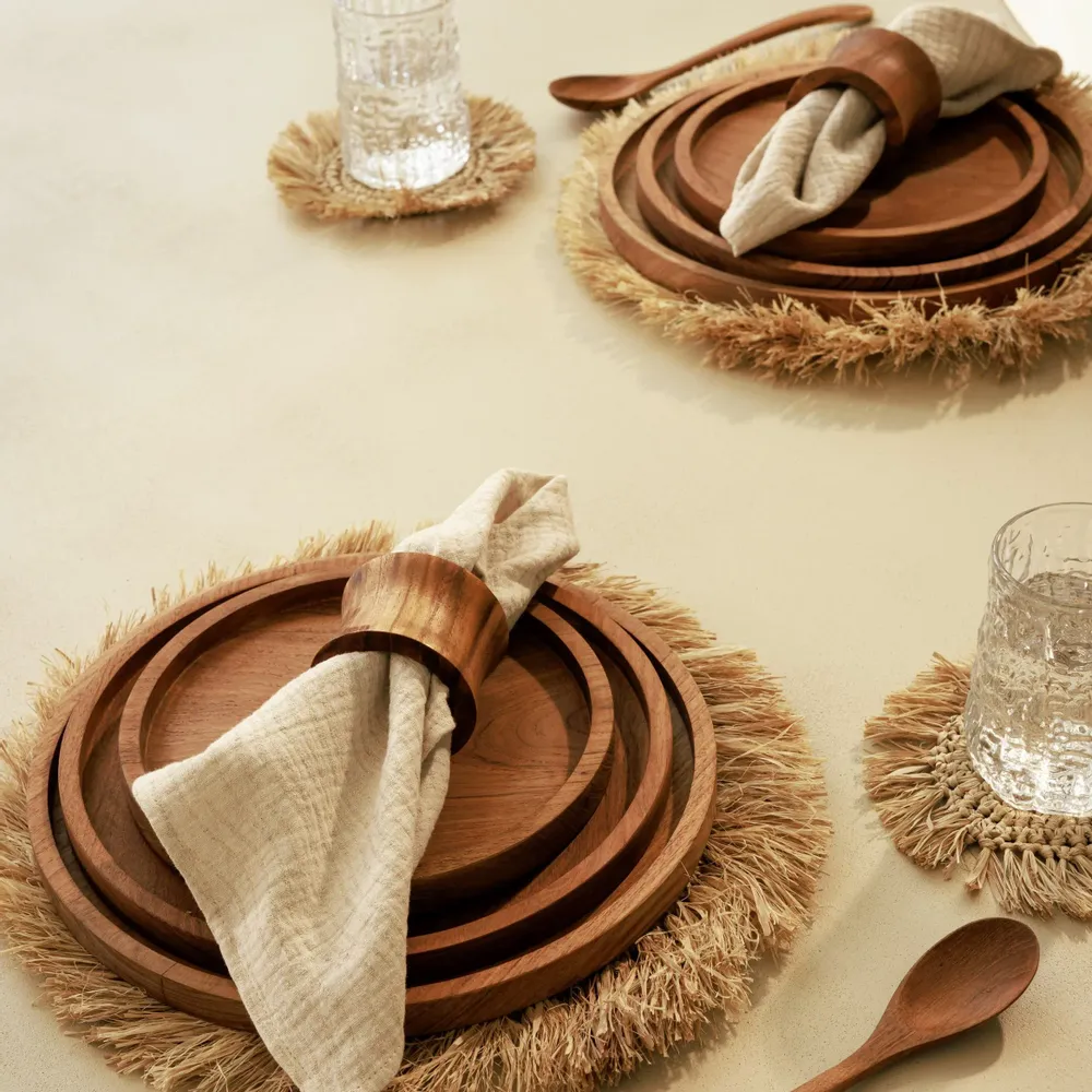 Everyday plates - Round teak plate - DESIGN TRIP
