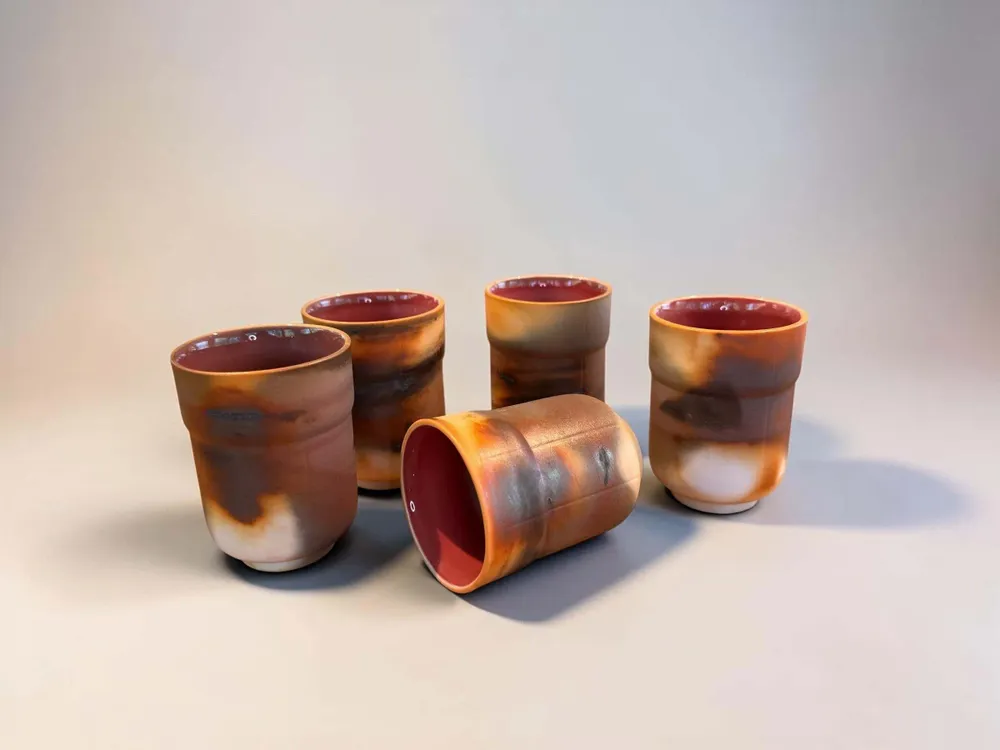 Tasses et mugs - Tasse Yunomi en porcelaine d’Arita cuite au Saggar - JOHN MAC CERAMICS